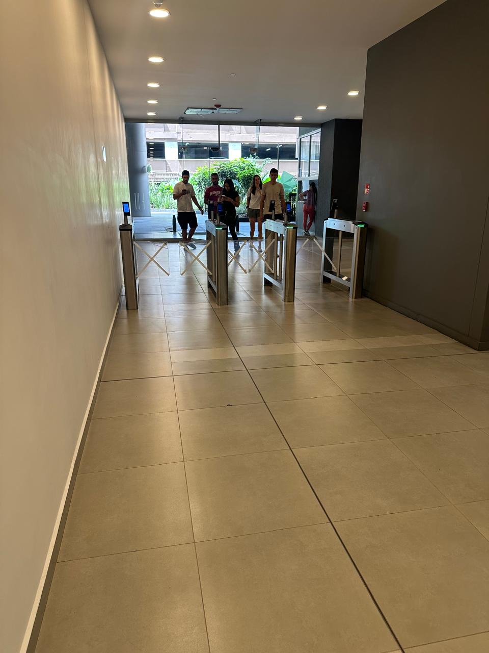 Apartamento en Medellín · Barrio Colombia(Ciudad del Río) · El Poblado — foto 4