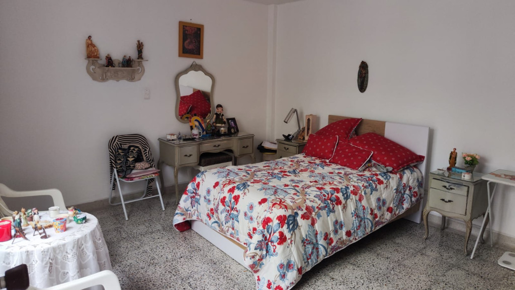 Casa en Medellín · El Nogal - Los Almendros · Belén — foto 2