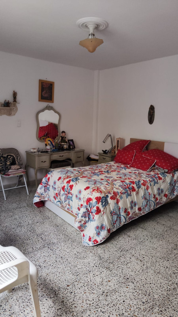 Casa en Medellín · El Nogal - Los Almendros · Belén — foto 3