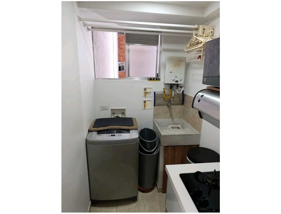 Apartamento en Medellín · Barrio Colombia(Ciudad del Río) · El Poblado — foto 15