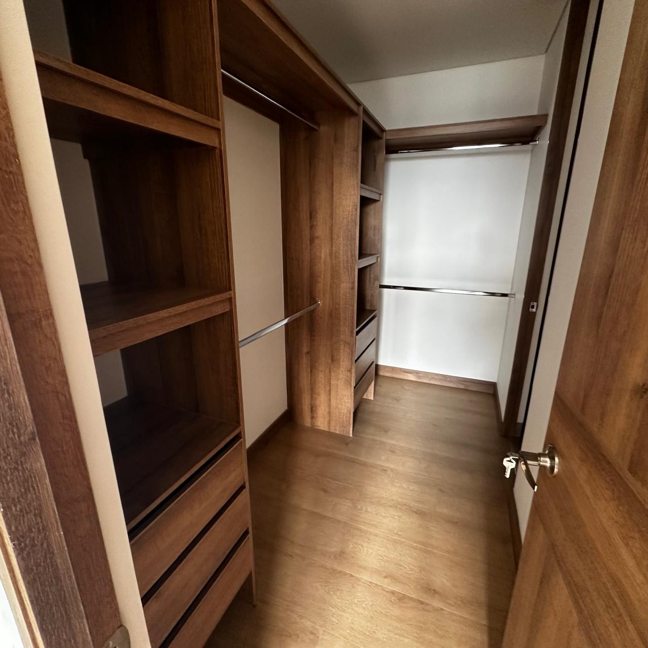 Apartamento en Medellín · Barrio Colombia(Ciudad del Río) · El Poblado — foto 8