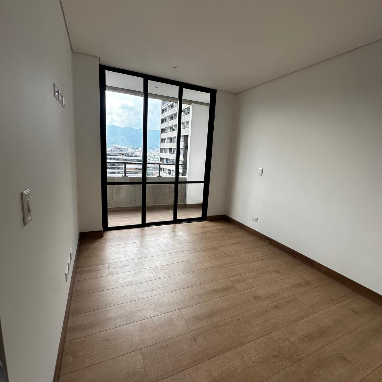 Apartamento en Medellín · Barrio Colombia(Ciudad del Río) · El Poblado — foto 11