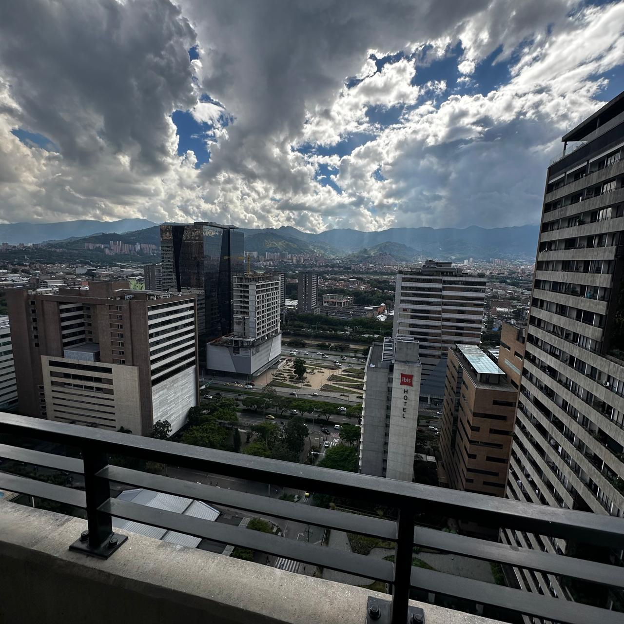 Apartamento en Medellín · Barrio Colombia(Ciudad del Río) · El Poblado — foto 24