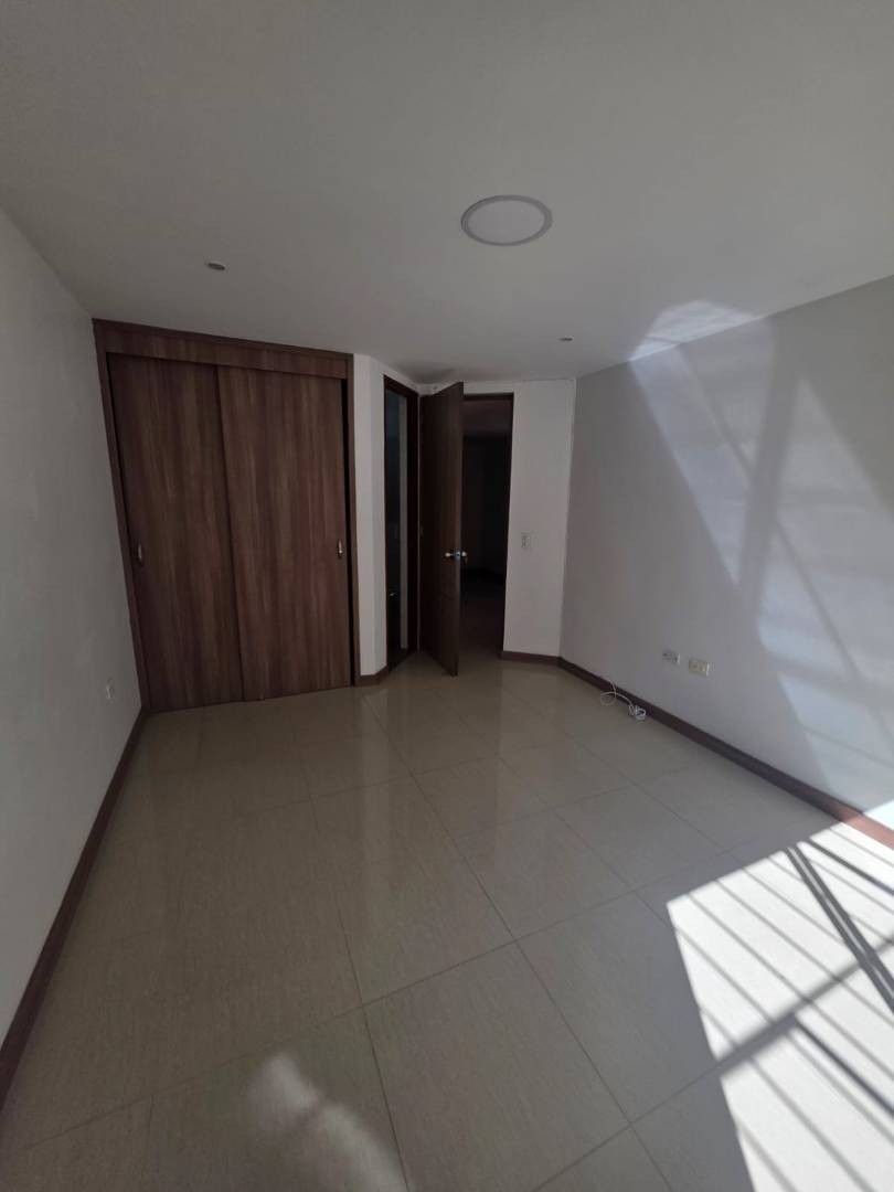 Apartamento en Medellín · Barrio Cristóbal · La América — foto 12