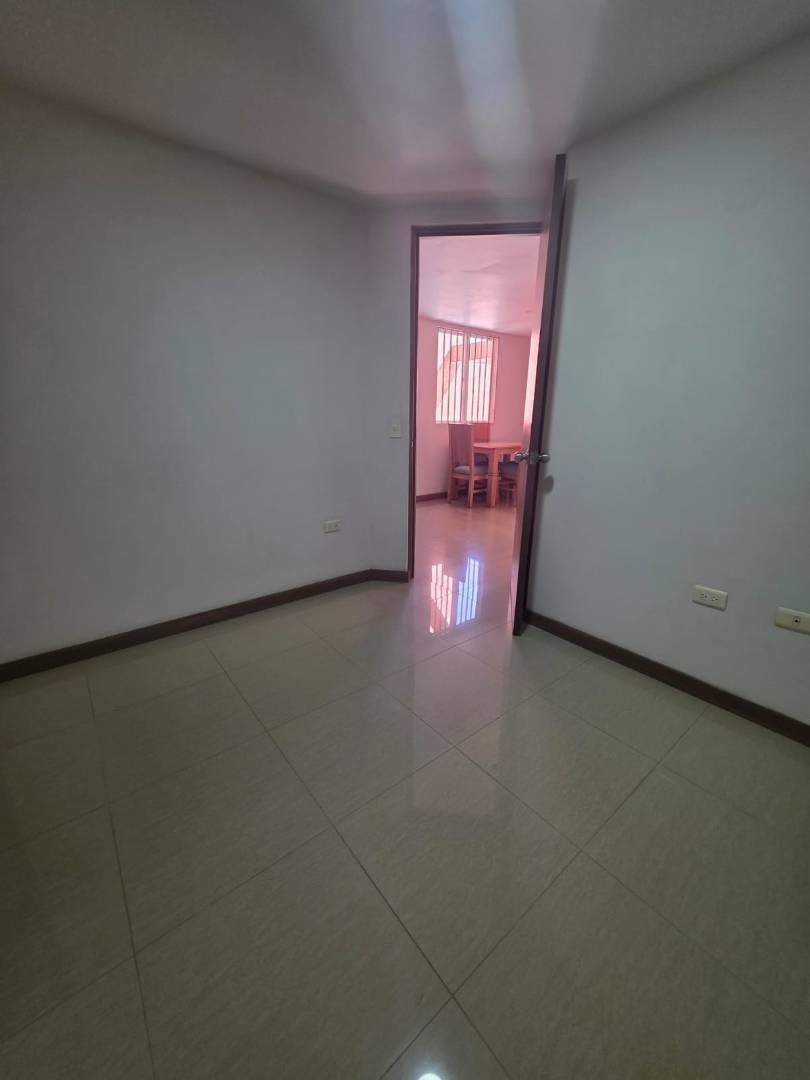 Apartamento en Medellín · Barrio Cristóbal · La América — foto 14